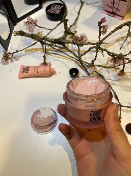 Clay and Glow roze masker review